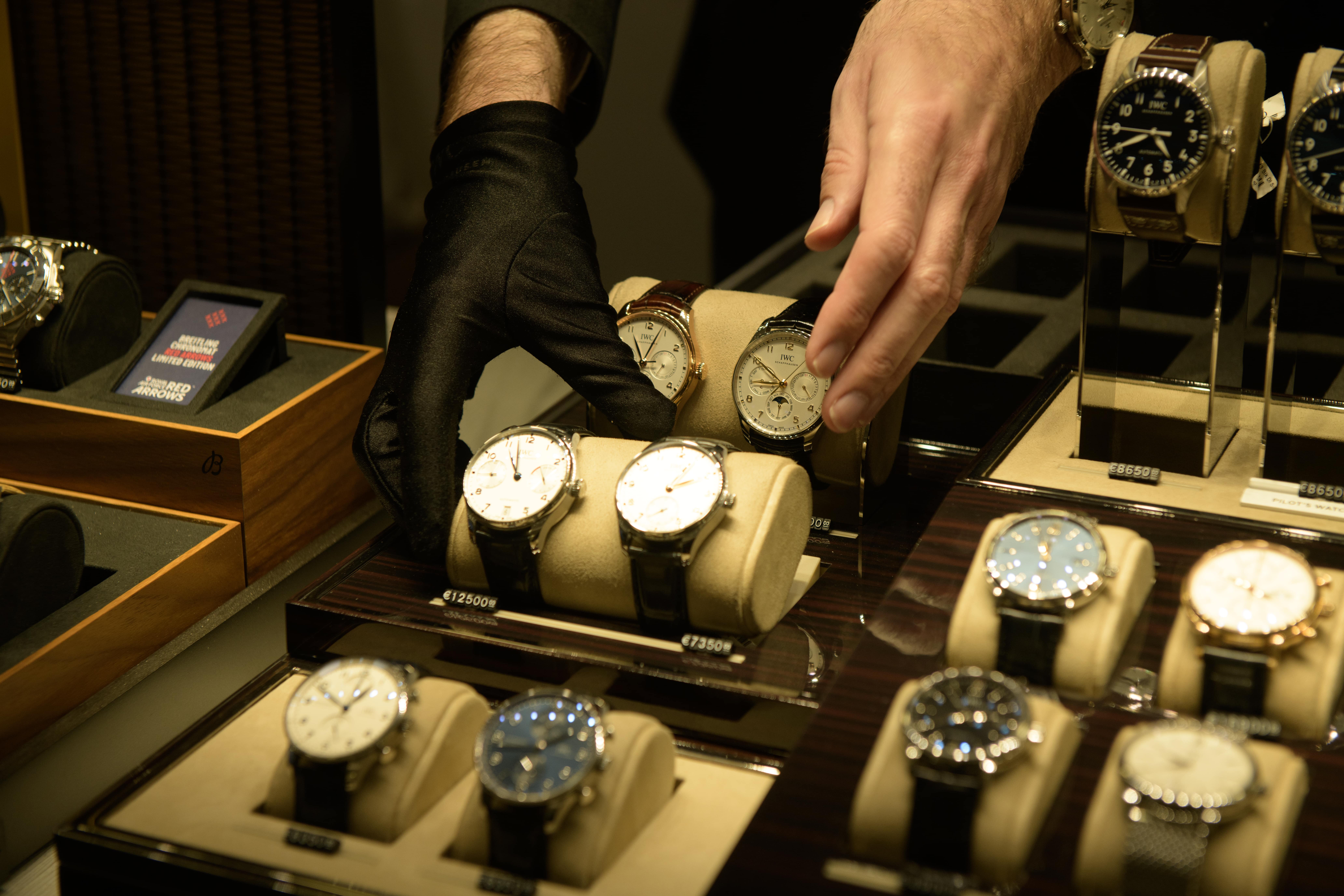 5 Tips For Starting A Luxury Watch Collection 